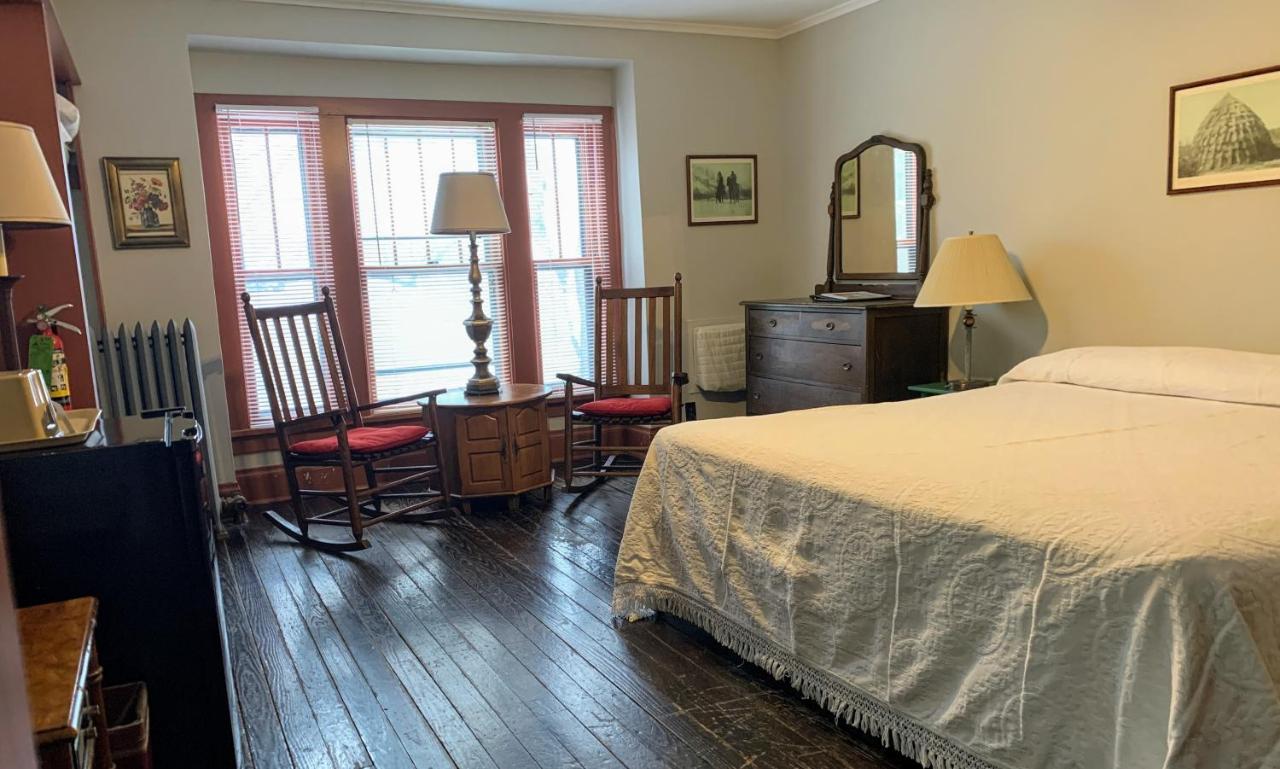 Lakeside Inn * Lakeside