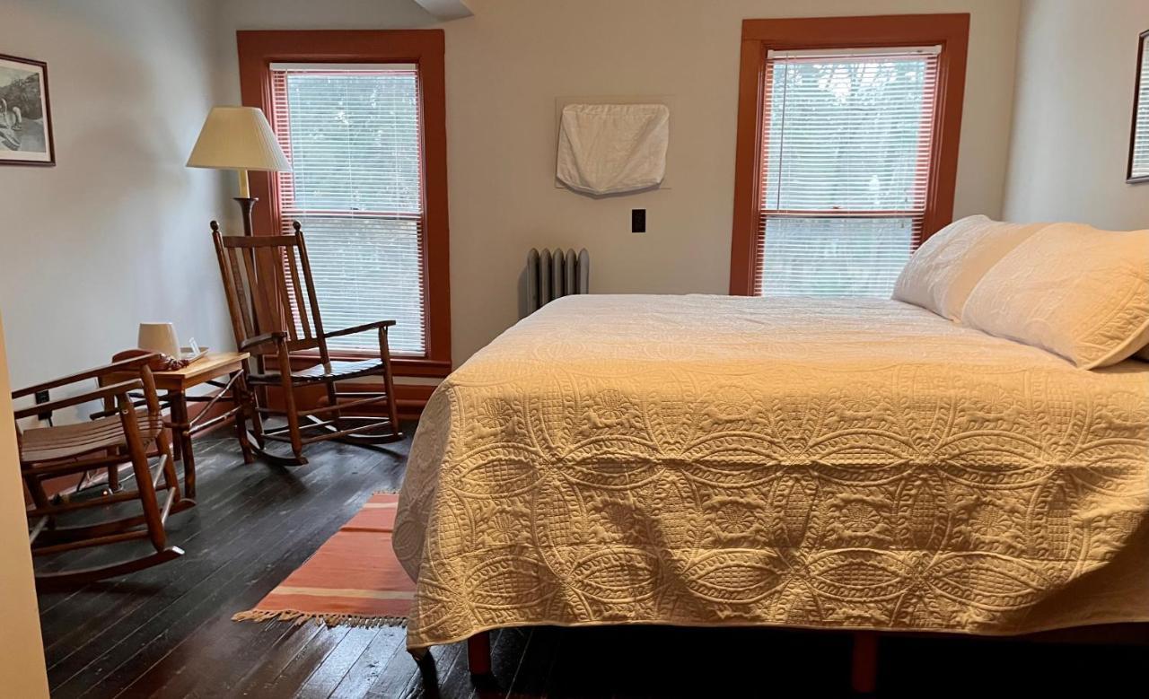 Lakeside Inn * Lakeside