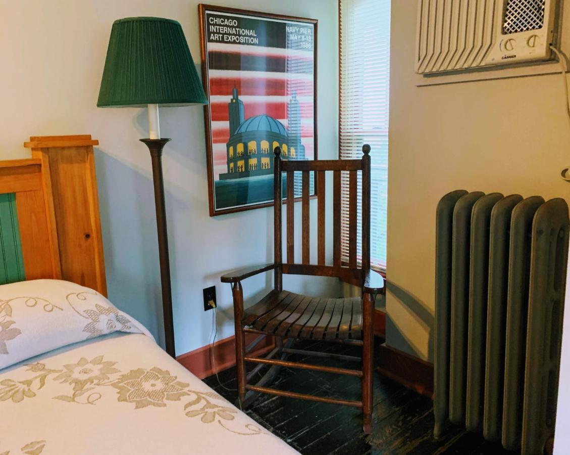 Lakeside Inn * Lakeside